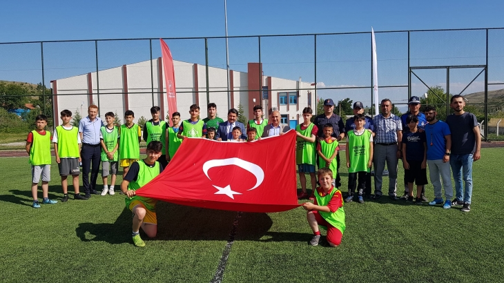 Bayat Gençlik ve Spor İlçe Müdürlüğü Yaz Spor Okulları açılış töreni yapıldı.